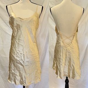 NWT Vintage Y2K Silk Victoria’s Secret slip dress 💛